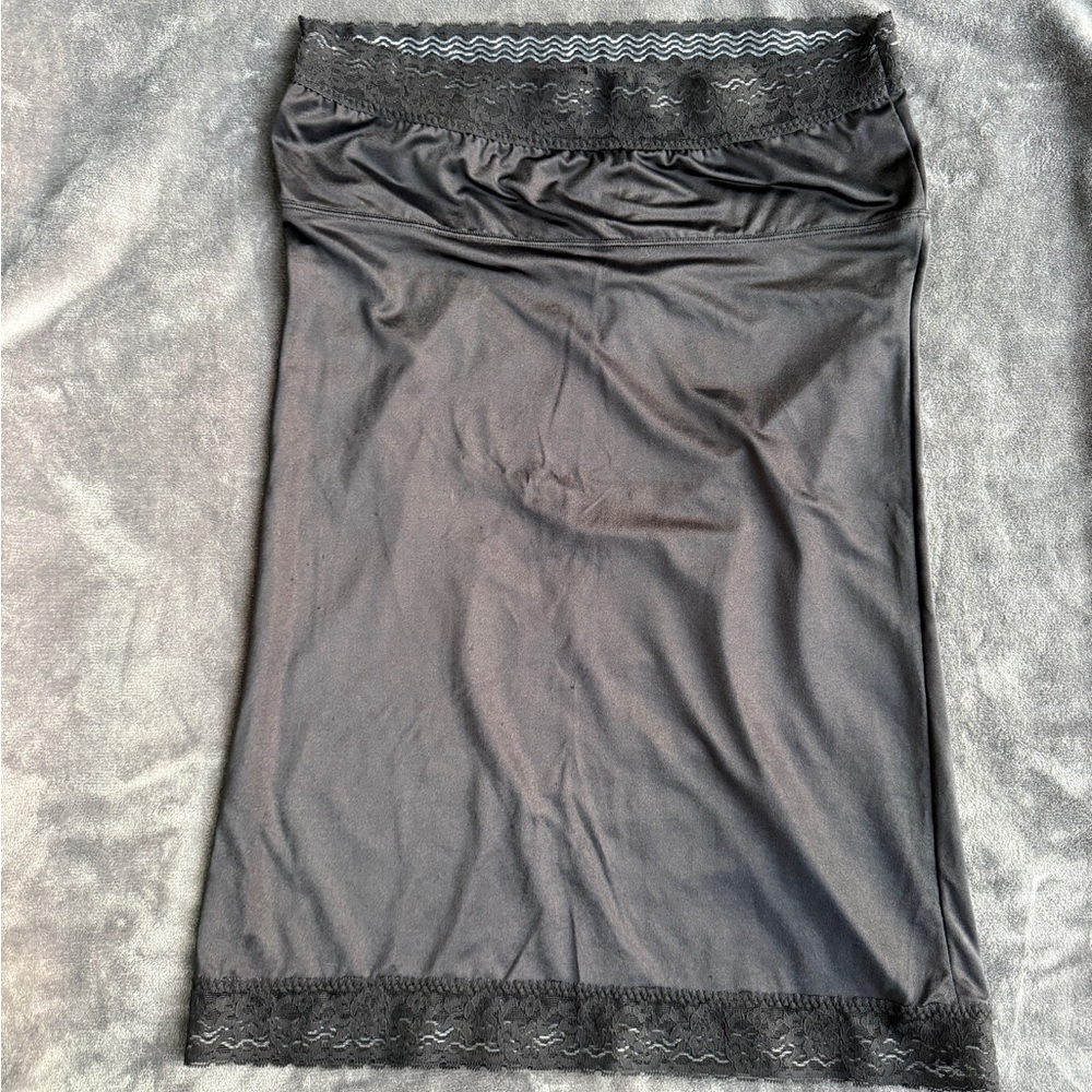 Torrid Women’s Black Elastic Lace Trim Slip - Picture 4 of 8